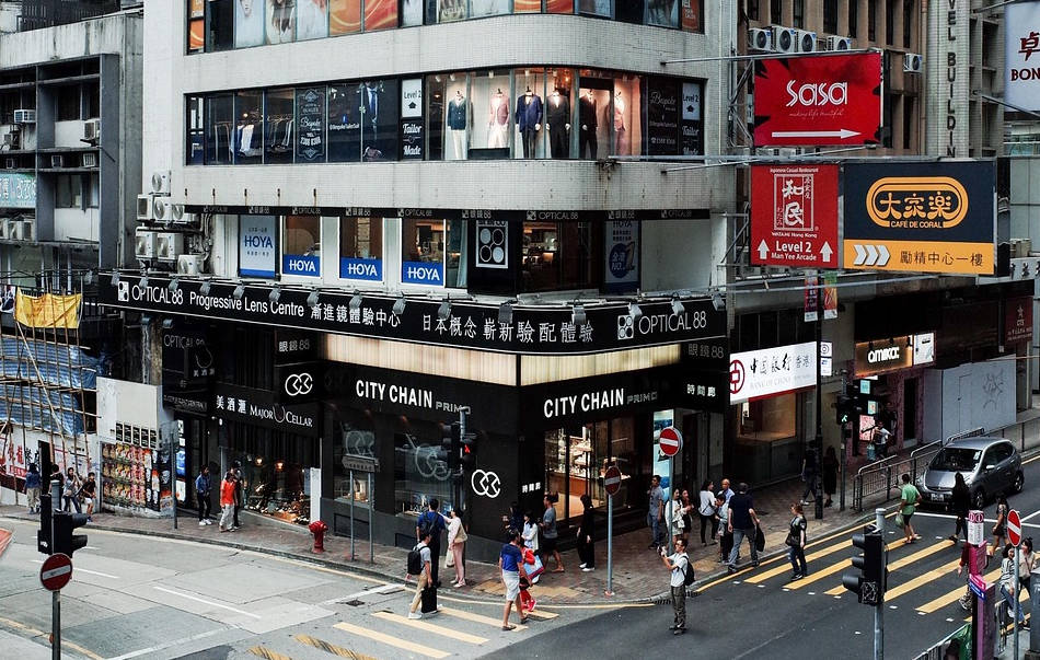 香港投资移民这么火，到底该哪家机构办理比较靠谱？