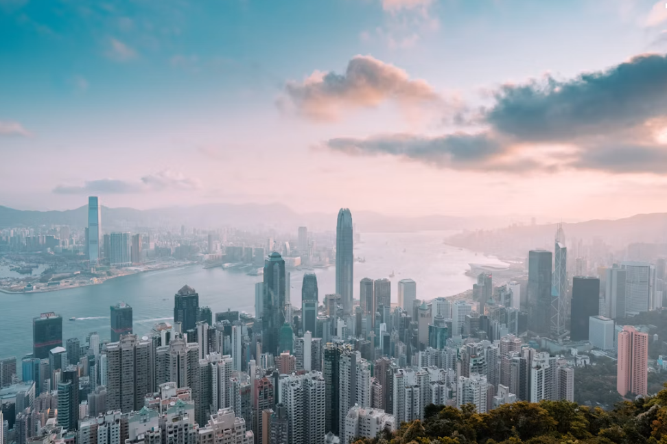 估值30亿之后，他给全家留了一条退路